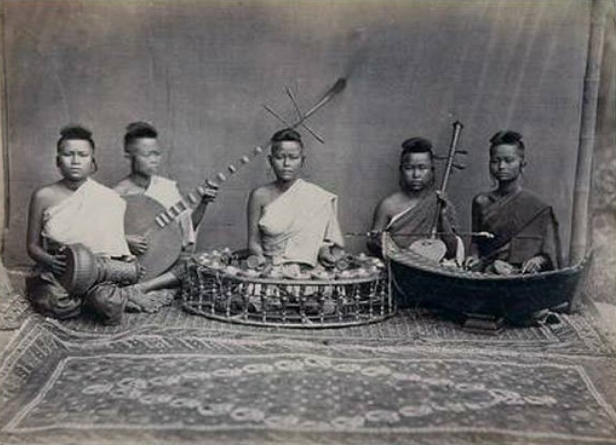 1889-surin-musicians.jpg