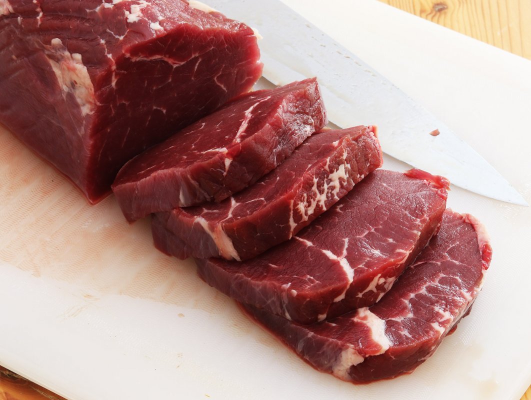 Beef fillet raw 4 s.jpg