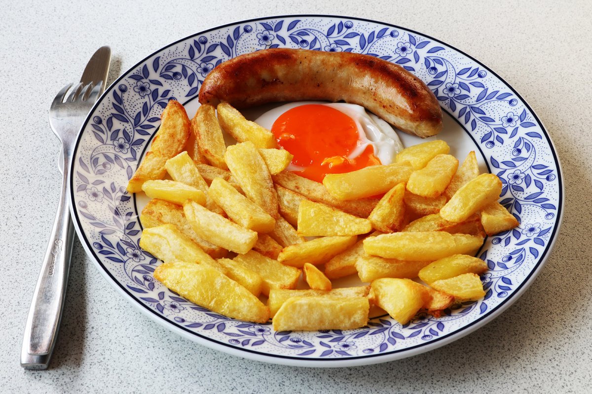 Sausage egg chips 1 s.jpg